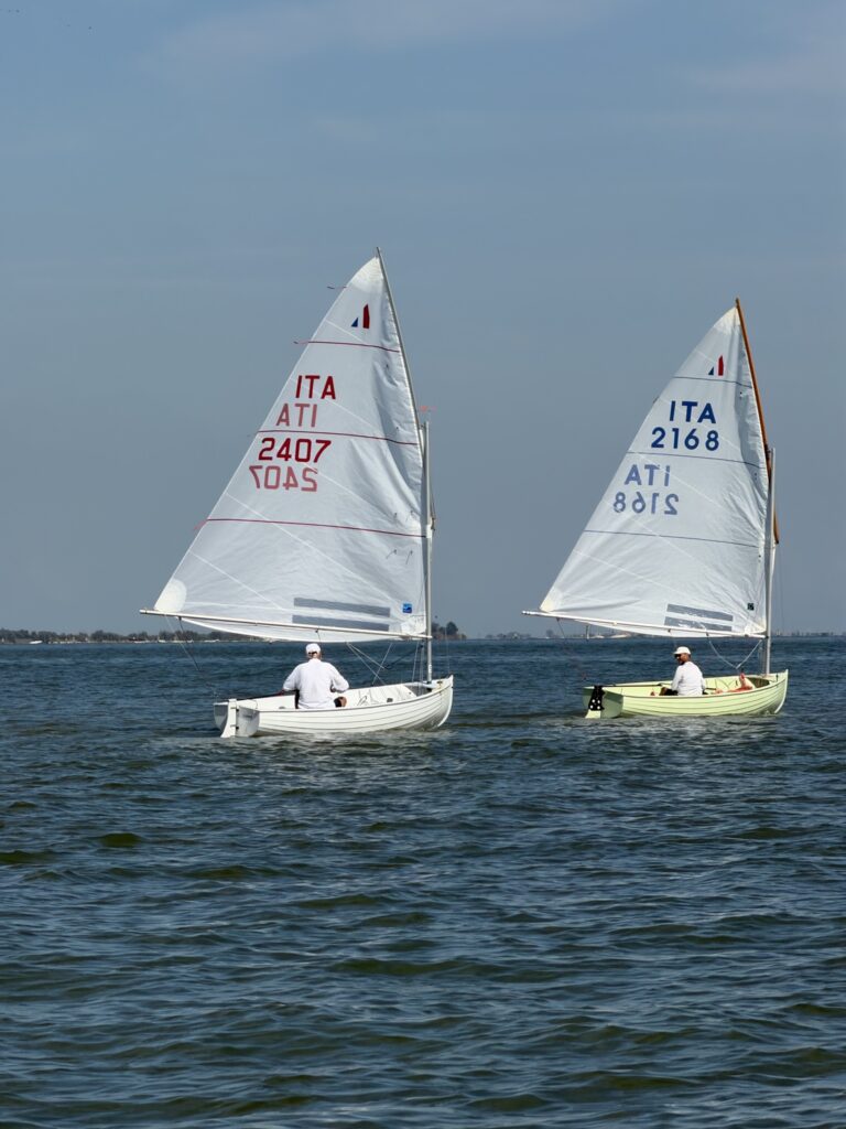 Due Dinghy 12' affiancati di bolina al Trofeo Paolo Milanese 2026